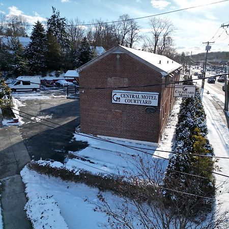 Central Motel Courtyard White Plains Εξωτερικό φωτογραφία