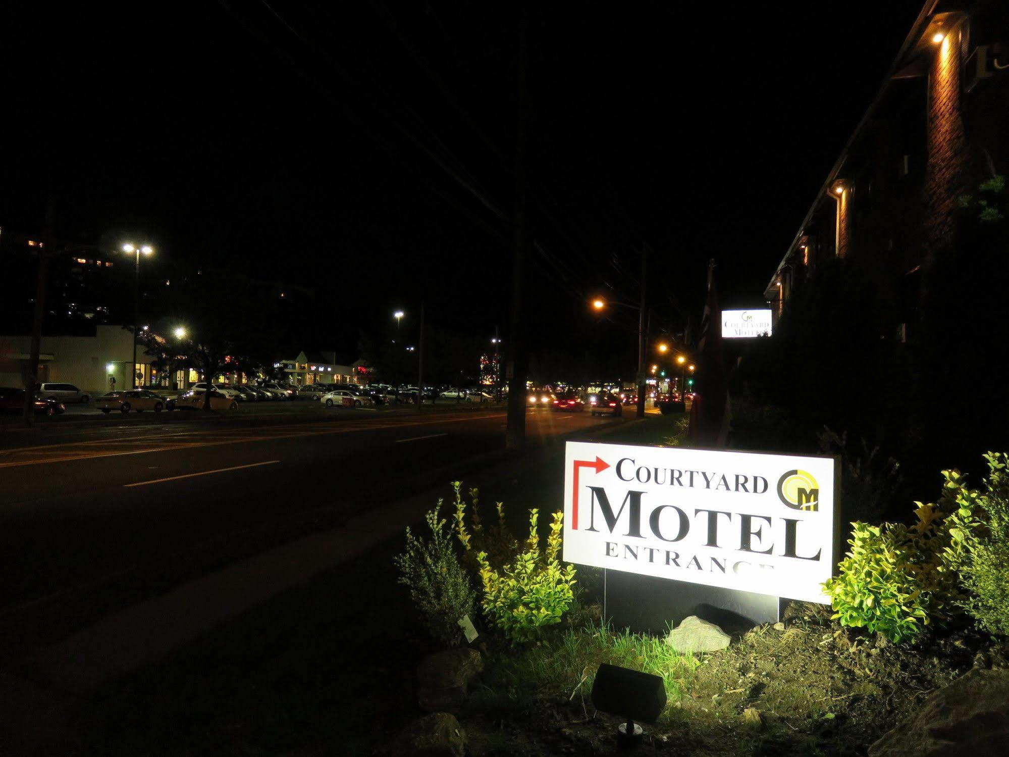 Central Motel Courtyard White Plains Εξωτερικό φωτογραφία