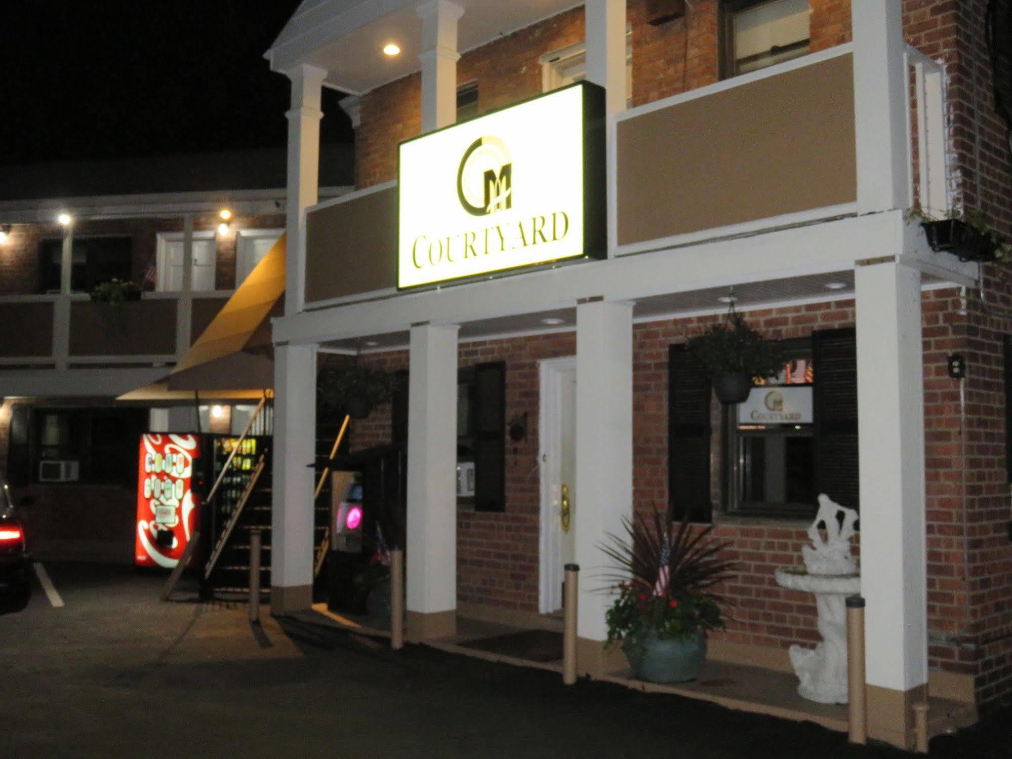 Central Motel Courtyard White Plains Εξωτερικό φωτογραφία