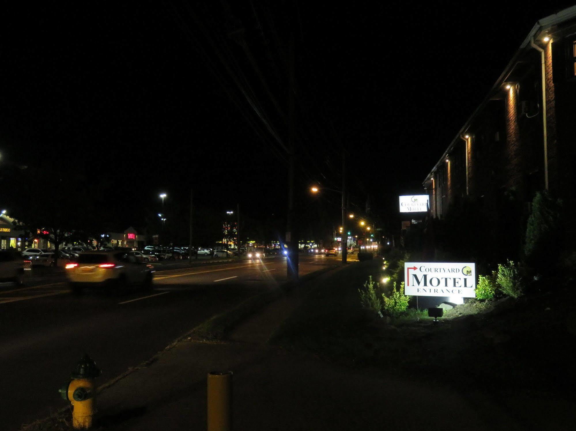 Central Motel Courtyard White Plains Εξωτερικό φωτογραφία