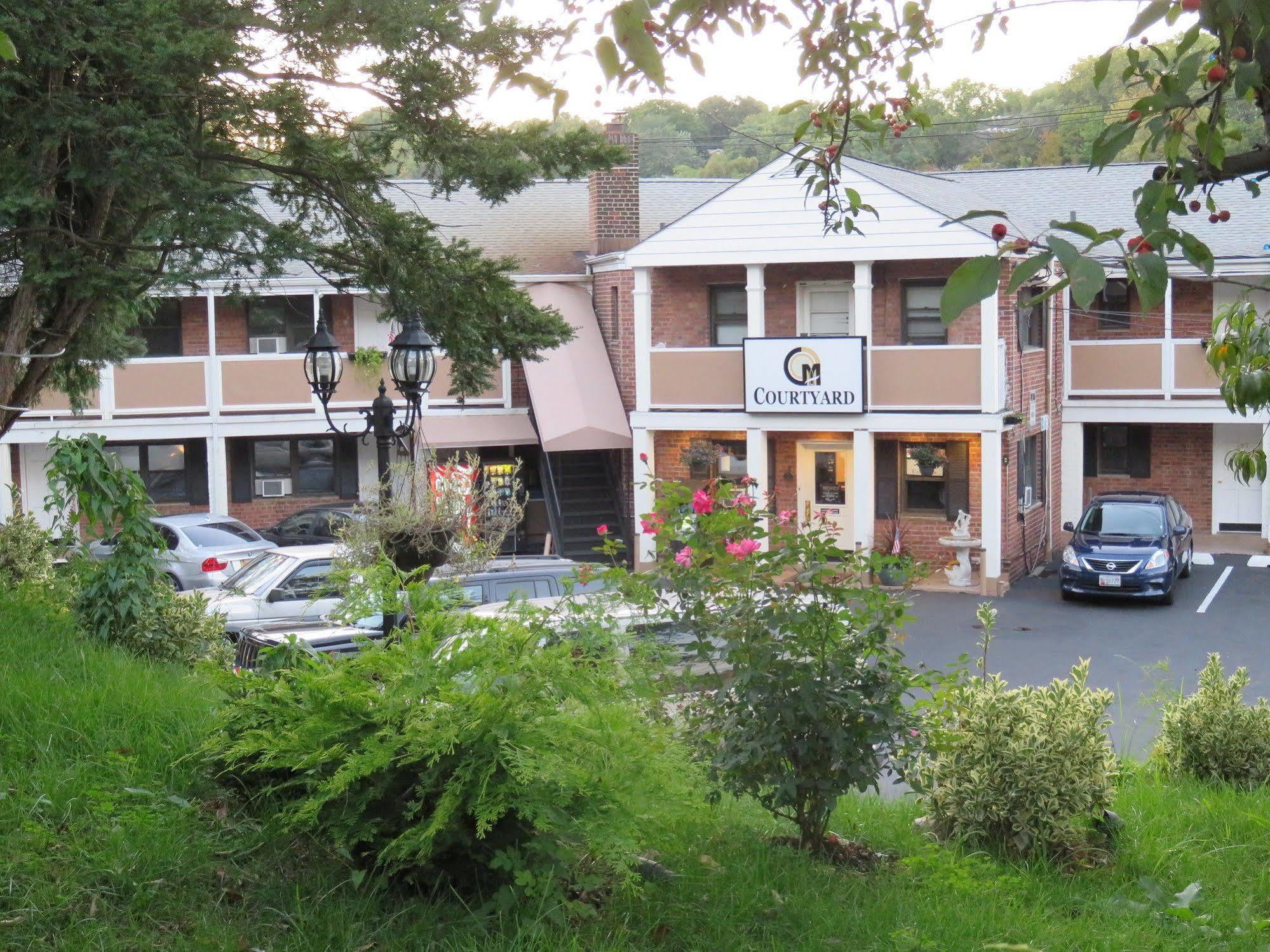 Central Motel Courtyard White Plains Εξωτερικό φωτογραφία