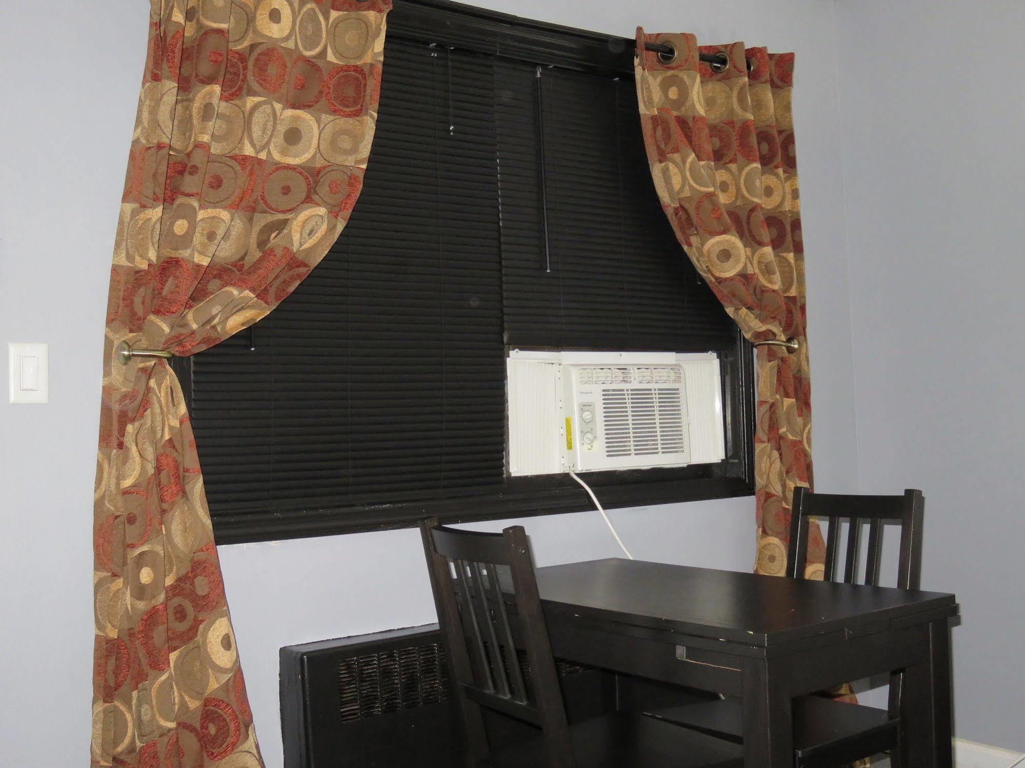 Central Motel Courtyard White Plains Εξωτερικό φωτογραφία