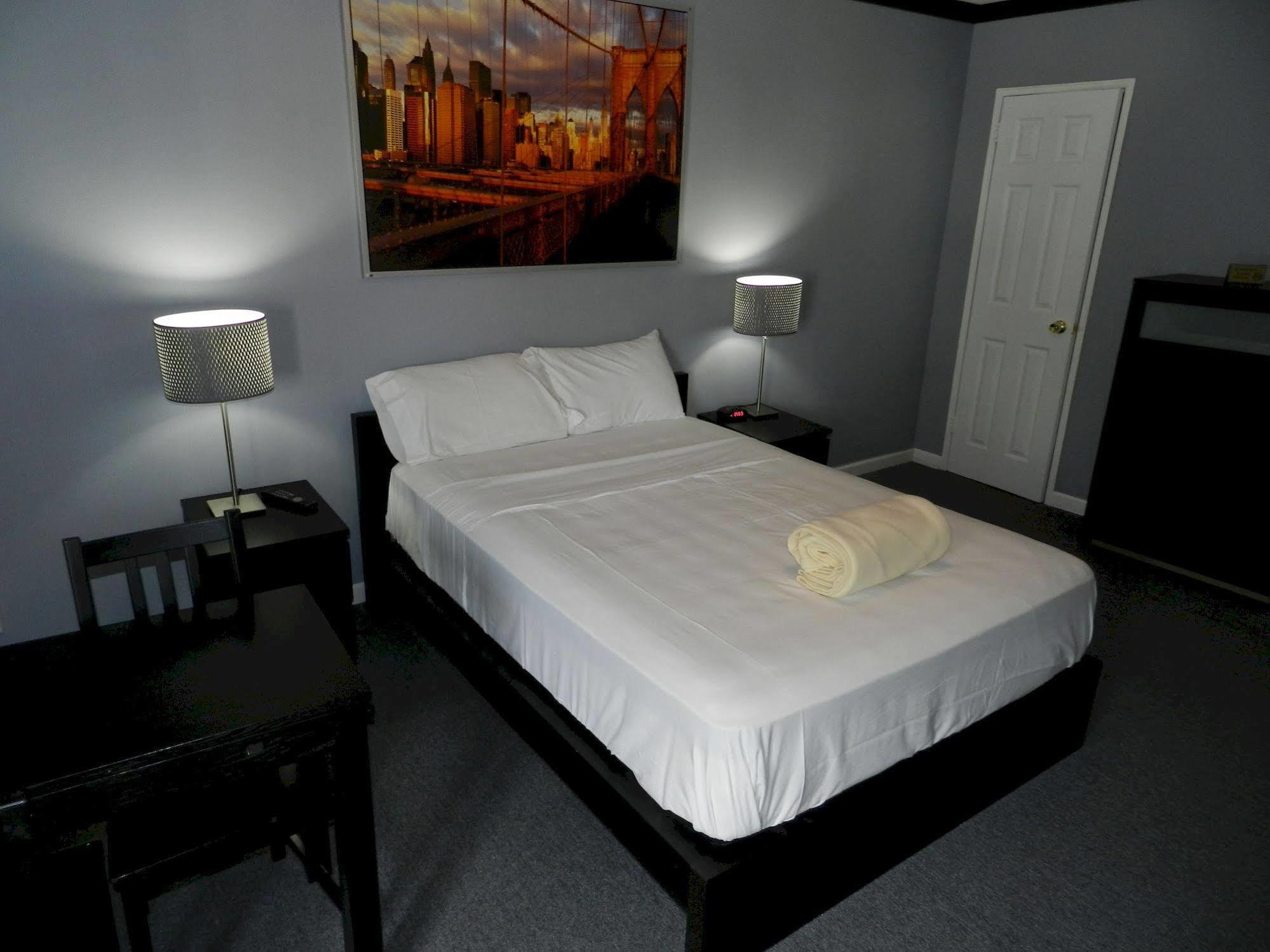 Central Motel Courtyard White Plains Εξωτερικό φωτογραφία